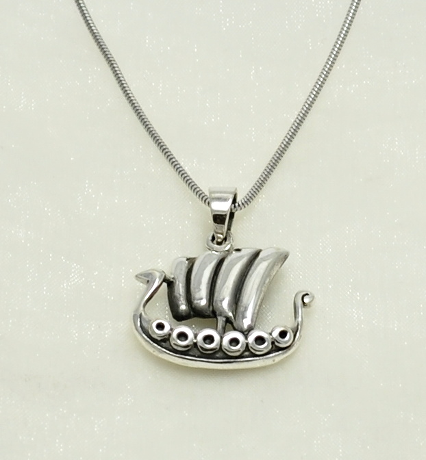 Vorlové Šperky, Stříbrný přívěsek vikingská loď, PR370