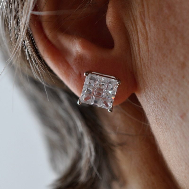 Vorlové Šperky, Stříbrné náušnice s bílými zirkony, N237