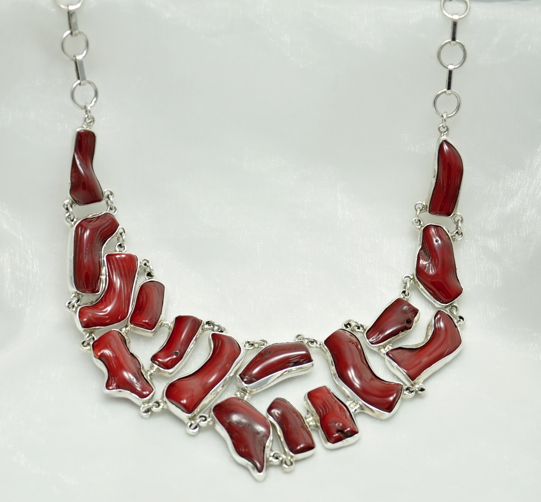 Vorlové Šperky, Stříbrná souprava s pravým korálem, luxusní, S031