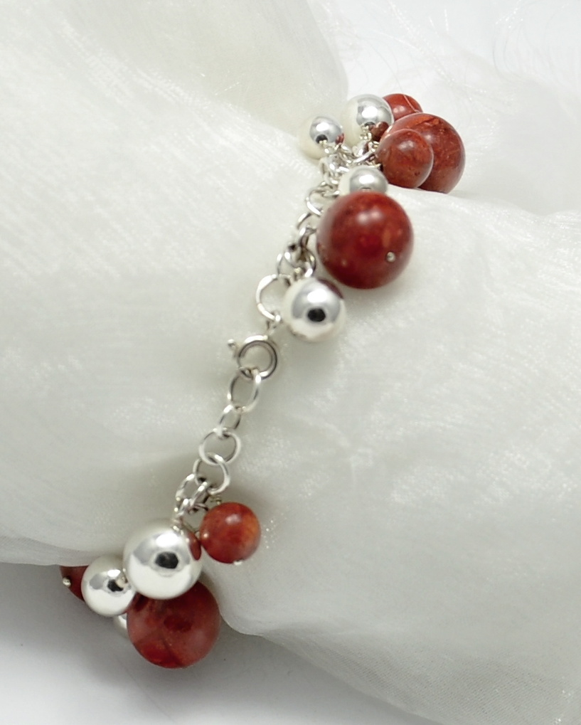 Vorlové Šperky, Stříbrná souprava s korálem a kuličkami, červená S024